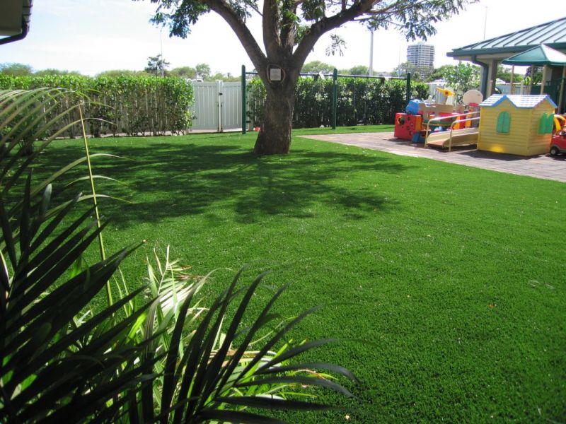 Erba sintetica impiegata anche in zone dedicate ai giochi per bambini