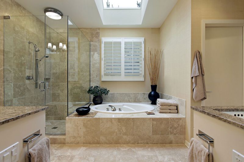 Bagno realizzato con piastrelle in ceramica Bagno realizzato con piastrelle in ceramica