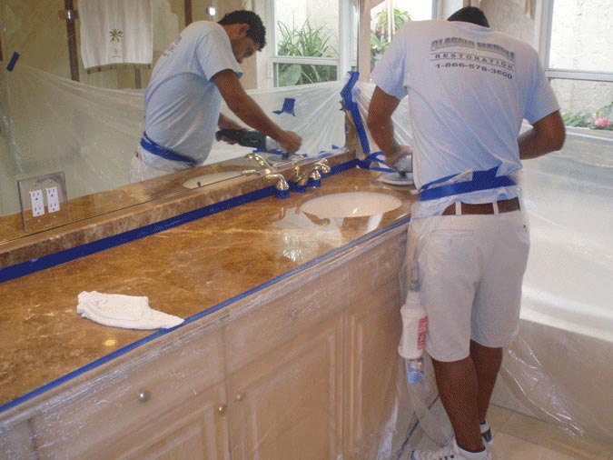 Levigatura di una superficie in marmo Levigatura di una superficie in marmo